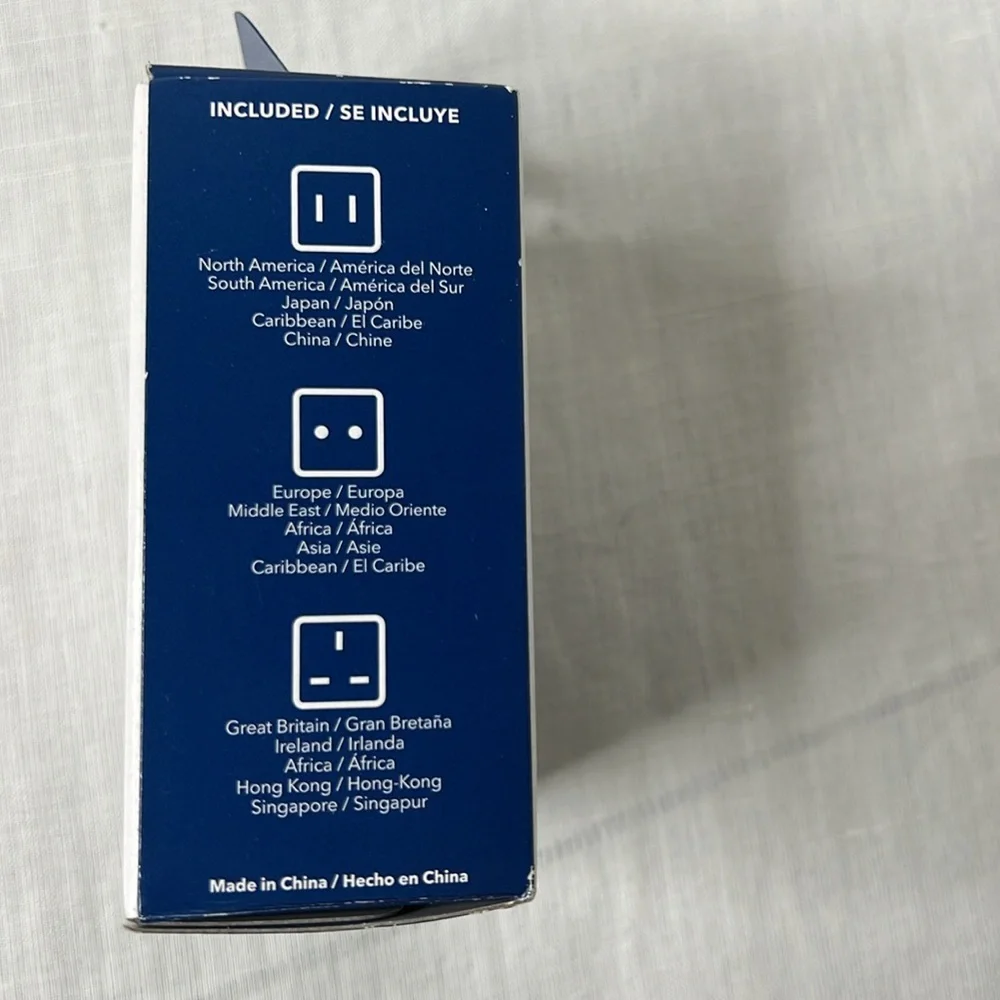 NWT Insignia Global Travel Adapter Set